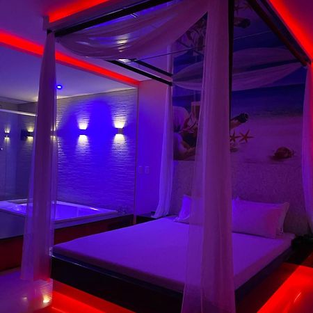 Motel Paris アパレシダ・デ・ゴイアニア エクステリア 写真